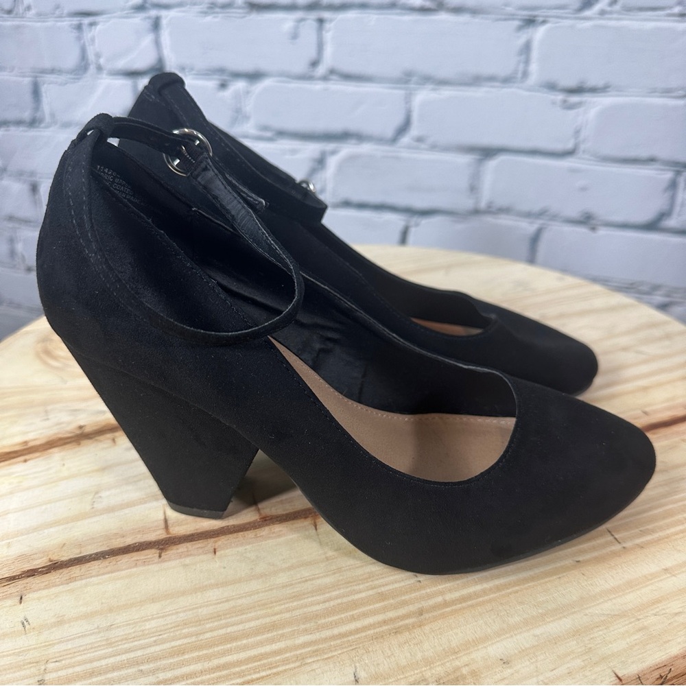 Torrid Collection Womens Size 8W Block Heels Ankle Strap Black Pumps Classic - Picture 3 of 13